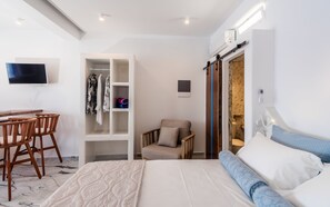 1 bedroom, iron/ironing board, free WiFi