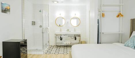 1 chambre, bureau, fer et planche à repasser, Wi-Fi gratuit