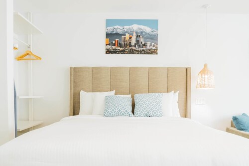 SKS - Superior Room, 1 King Bed with Sofa bed, Non Smoking