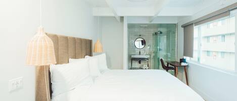1 chambre, bureau, fer et planche à repasser, accès au Wi-Fi (inclus)