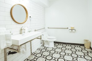 Shower, hair dryer, towels - ADA - Deluxe Room, 1 Queen Bed, Accessible Non Smoking (Long Beach)