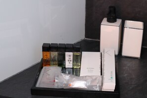 Dusche, Haartrockner, Bidet, Handtücher
