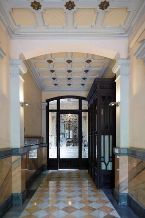 Unclassified image, 2 of 31, button - Charming & Classic Apartment in Eixample (Barcelona)