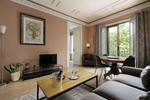 Unclassified image, 5 of 31, button - Charming & Classic Apartment in Eixample (Barcelona)
