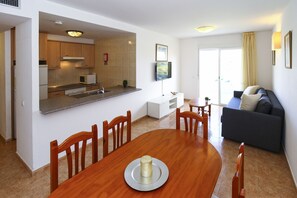 Interior - Residencial LOS JUNCOS III (La Pineda)
