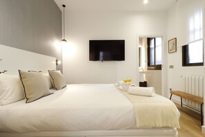 1 bedroom, in-room safe, iron/ironing board, free WiFi