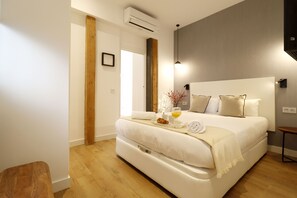 1 slaapkamer, een kluis op de kamer, een strijkplank/strijkijzer