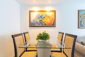 Apartamento | Opções para refeição no quarto