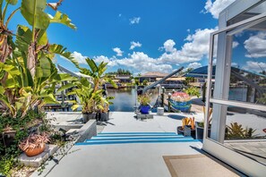 Property grounds - Fun'n Sun - 3 BR/ 3 bath waterfront home in beautiful Matlacha Isles/ pool/ spa/ dock/ fishing poles (Matlacha Isles-Matlacha Shores)