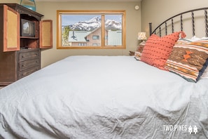 3 bedrooms, iron/ironing board, WiFi, bed sheets
