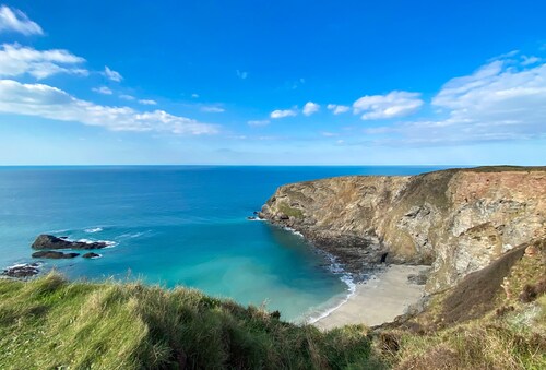 Salty's Cottage is a quintessential cottage in the heart of bustling St Agnes