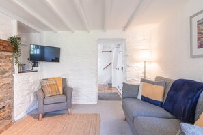 Smart TV, fireplace, DVD player