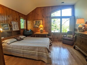 6 bedrooms, iron/ironing board, WiFi