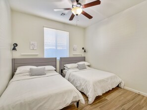 5 bedrooms, iron/ironing board, free WiFi, bed sheets
