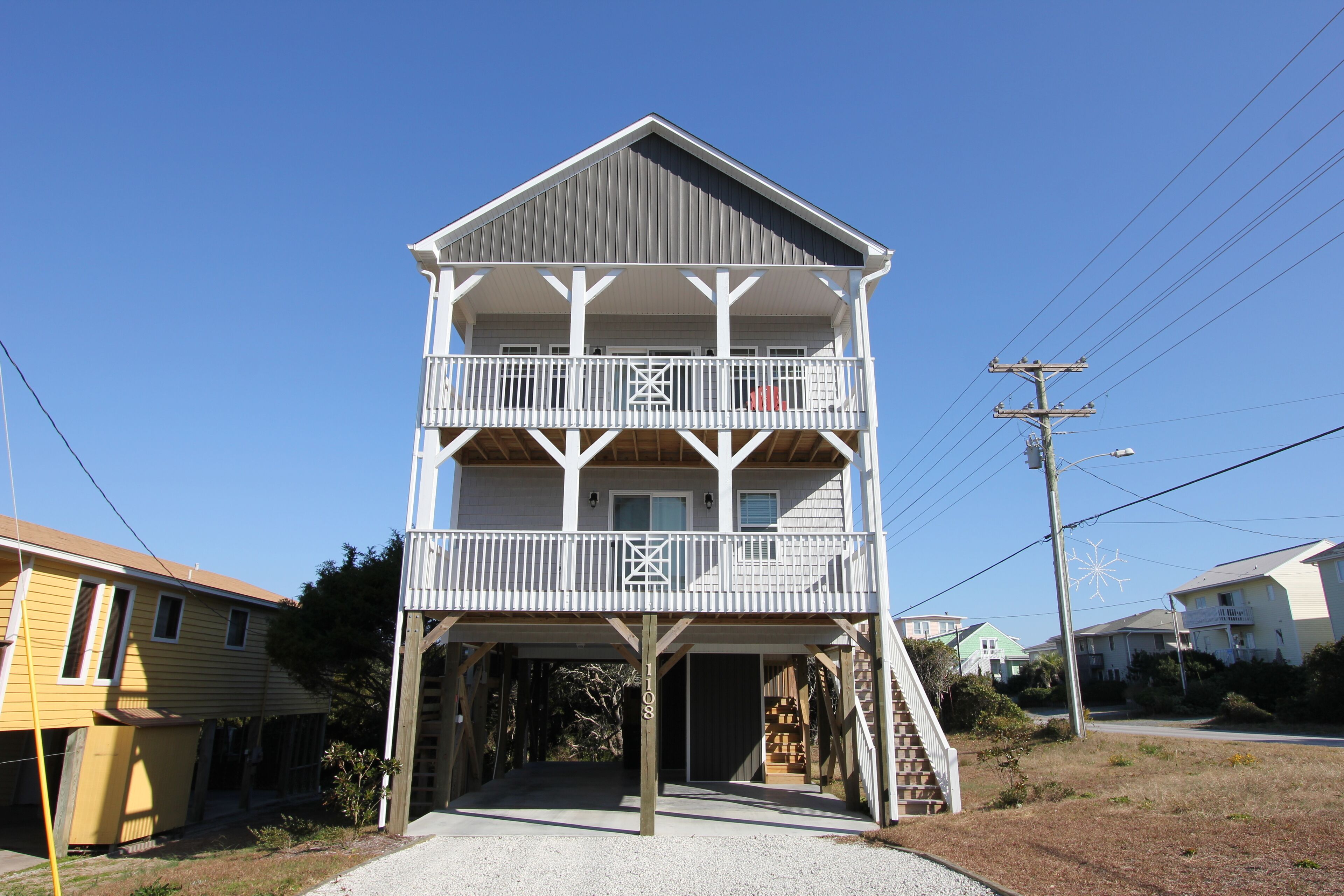 Island Home, Water Views, Elevator, Covered Decks, Pet Friendly