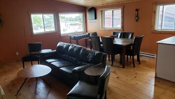 Premier Cottage | Living area