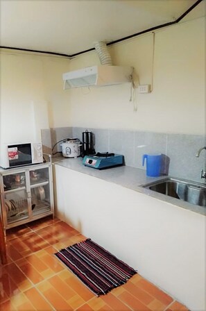 Fridge, microwave, stovetop, electric kettle