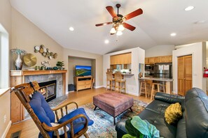 TV, fireplace, DVD player, streaming services