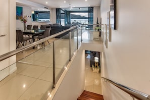 Dining - Experience the ultimate oceanfront holiday at Villa 5 The Edge  Hamilton Island (Hamilton Island)