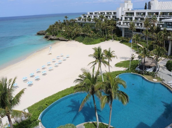 Beach - Palace In Moon Beach (Onna)