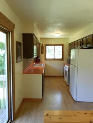 電子レンジ、オーブン、コンロ、コーヒー / ティーメーカー