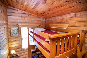 3 bedrooms, free WiFi, bed sheets - Plover Retreat - Cute Cabin Close to Town, 5 min. from beach (Grand Marais)