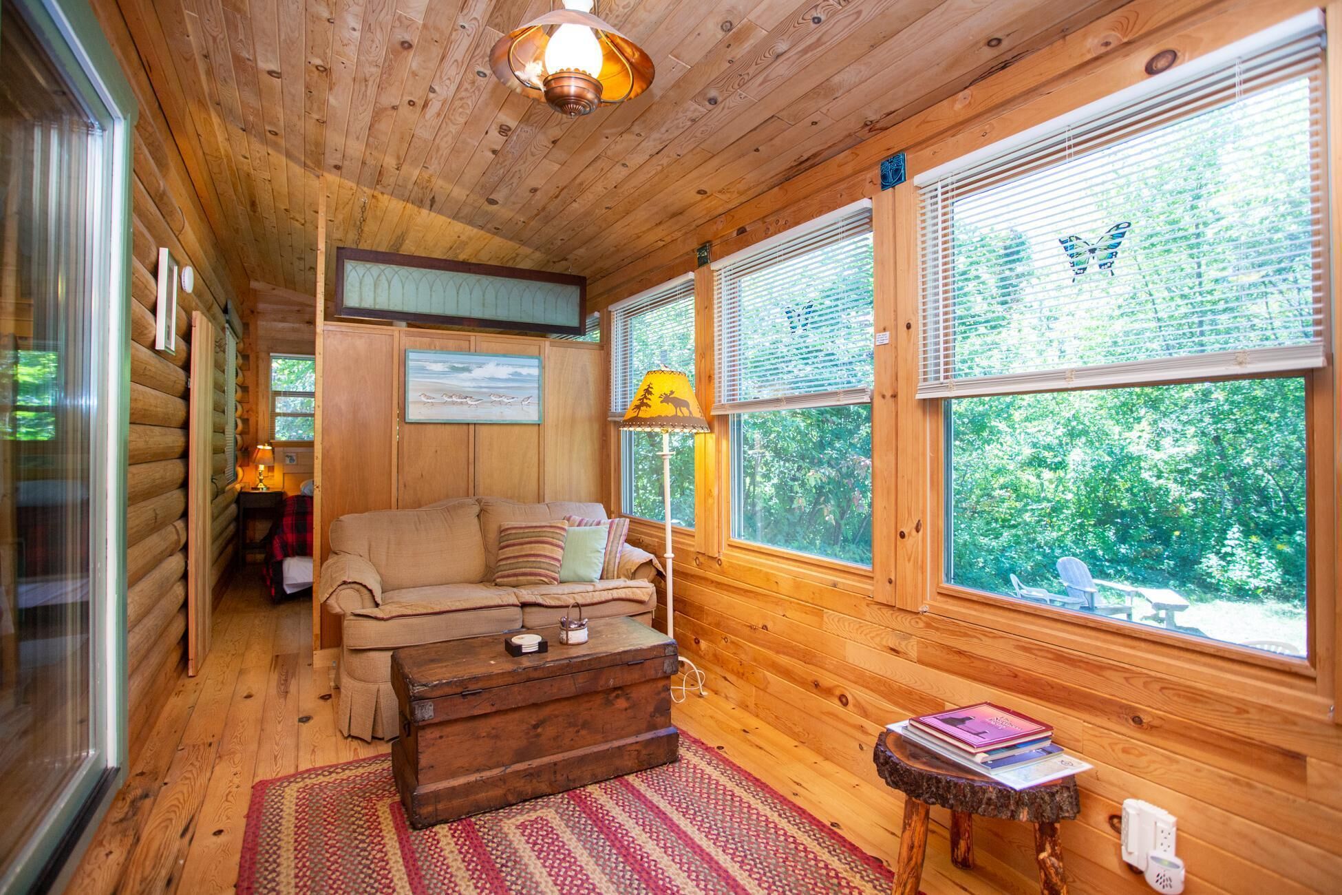 TV, fireplace, DVD player, books