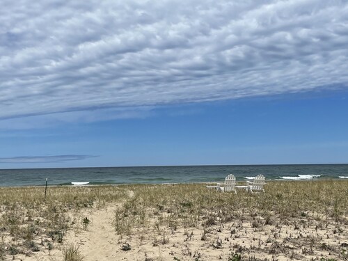 Great Escape - Unplug in newly renovated cottage on Lake Superior beach