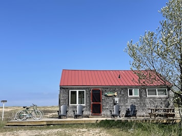 Image of Great Escape - Unplug in newly renovated cottage on Lake Superior beach