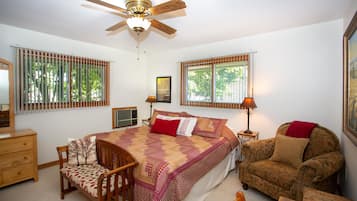 3 chambres, bureau, accès au Wi-Fi (inclus), literie fournie