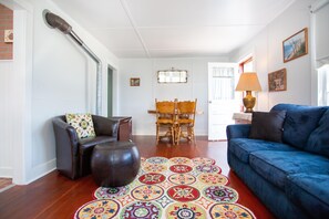 Smart TV, DVD player, books