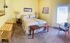 4 bedrooms, desk, free WiFi, bed sheets