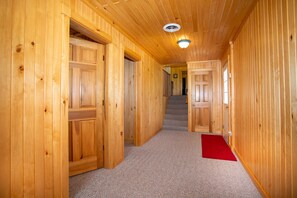 Interior - Fox Lodge - Beautiful Northwoods 3 Bedroom, 2 Bath Lodge (Grand Marais)