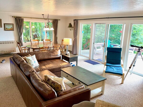 Smart TV, reproductor de DVD y libros 