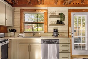 Coffee/tea maker, fridge, microwave, oven - Resort Cabin w/ Firepit, Spacious Deck & Outdoor TV - 2 Miles to SDC (Branson)