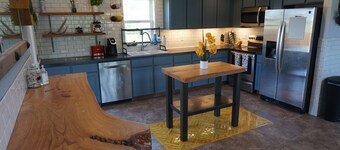 Bozeman Basecamp - Full House - Backyard