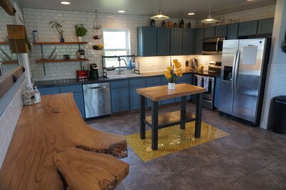 Bozeman Basecamp - Full House - Backyard