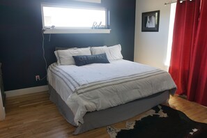 3 bedrooms, desk, iron/ironing board, free WiFi