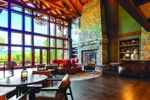 Lobby - Suncadia Resort (Cle Elum)