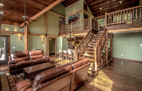 Interior - Spectacular Views, Private Estate Staycation (Intervale)