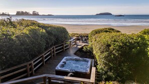 Outdoor spa tub - Surfside Lodge-N Chesterman Beach, Views, Sauna, Hot Tub (Tofino)