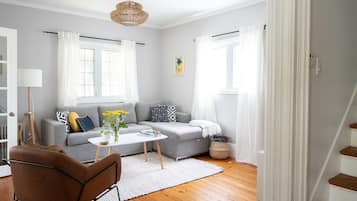 Televisor intel·ligent, llibres i oficines