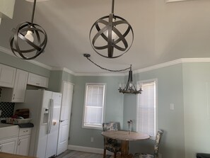 Dining - Beach property with ocean views (Norfolk)