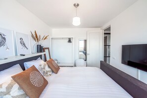 1 bedroom, WiFi, bed sheets - Apartment right by the sea (Zandvoort)