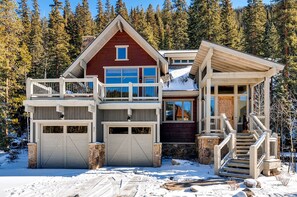 Exterior - Deluxe, Spacious, Elegant Home | Close to Gondola! (Keystone)