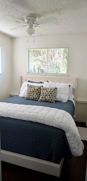 1 quarto, Wi-Fi de cortesia, roupa de cama