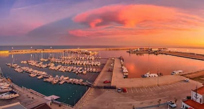 9 Plazas Piso 5 Hab. Centro Vinaròs a 350 mts de la Playa con Vistas