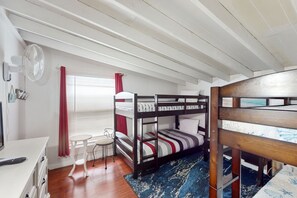 4 bedrooms, iron/ironing board, WiFi, bed sheets