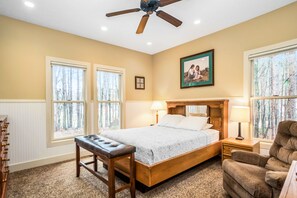 4 bedrooms, Internet, bed sheets