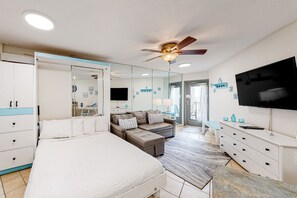 Strykejern/-brett, internettilgang og sengetøy